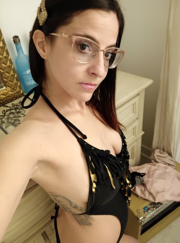  is Female Escorts. | Maui | Hawaii | United States | scarletamour.com 